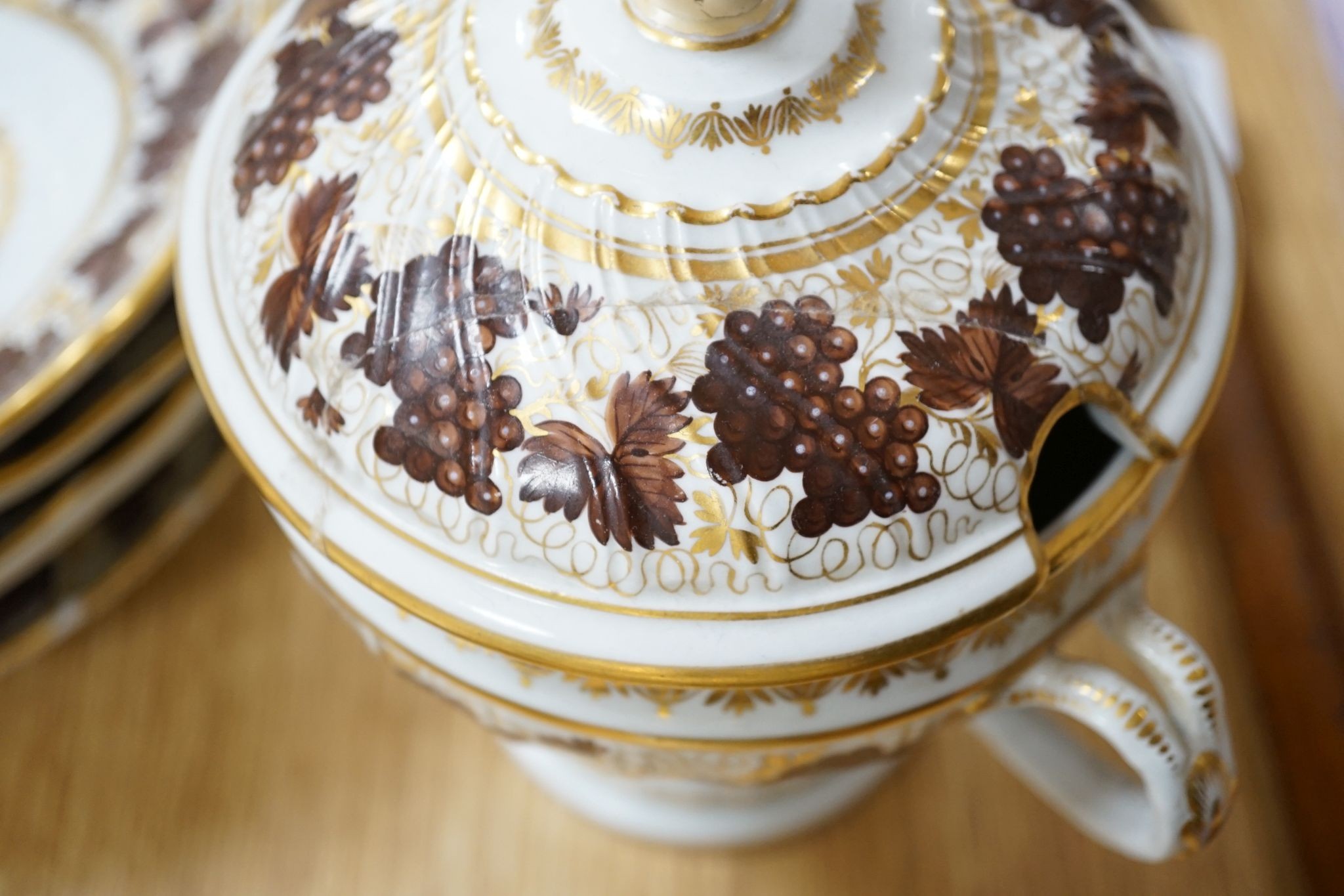 An early 19th century ten piece Chamberlain's Worcester porcelain part tea and dessert service